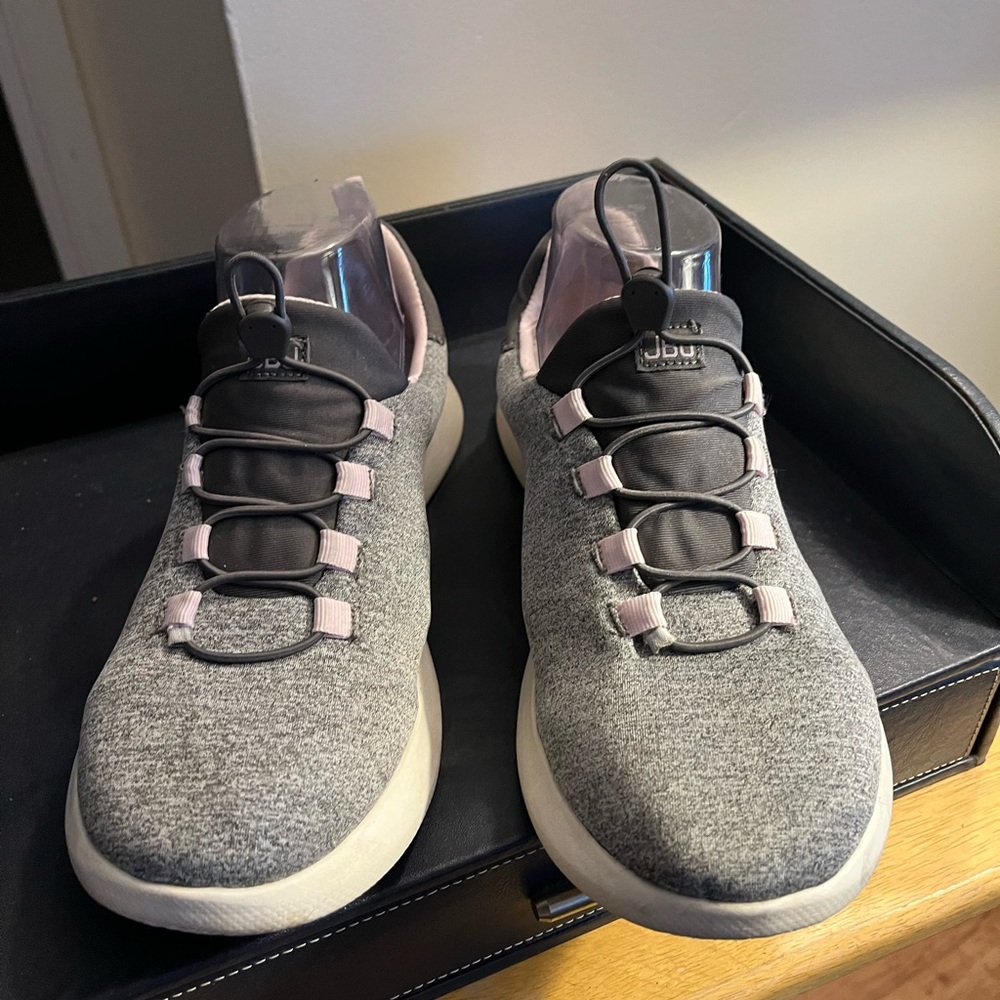 JBU size 8 Gray Knit Women's Casual Slip-On Sneakers - Light Pink Accents